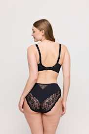 Salesbook image with head | Primadonna