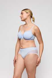 Salesbook image with head | Primadonna