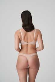 Salesbook image with head | Primadonna