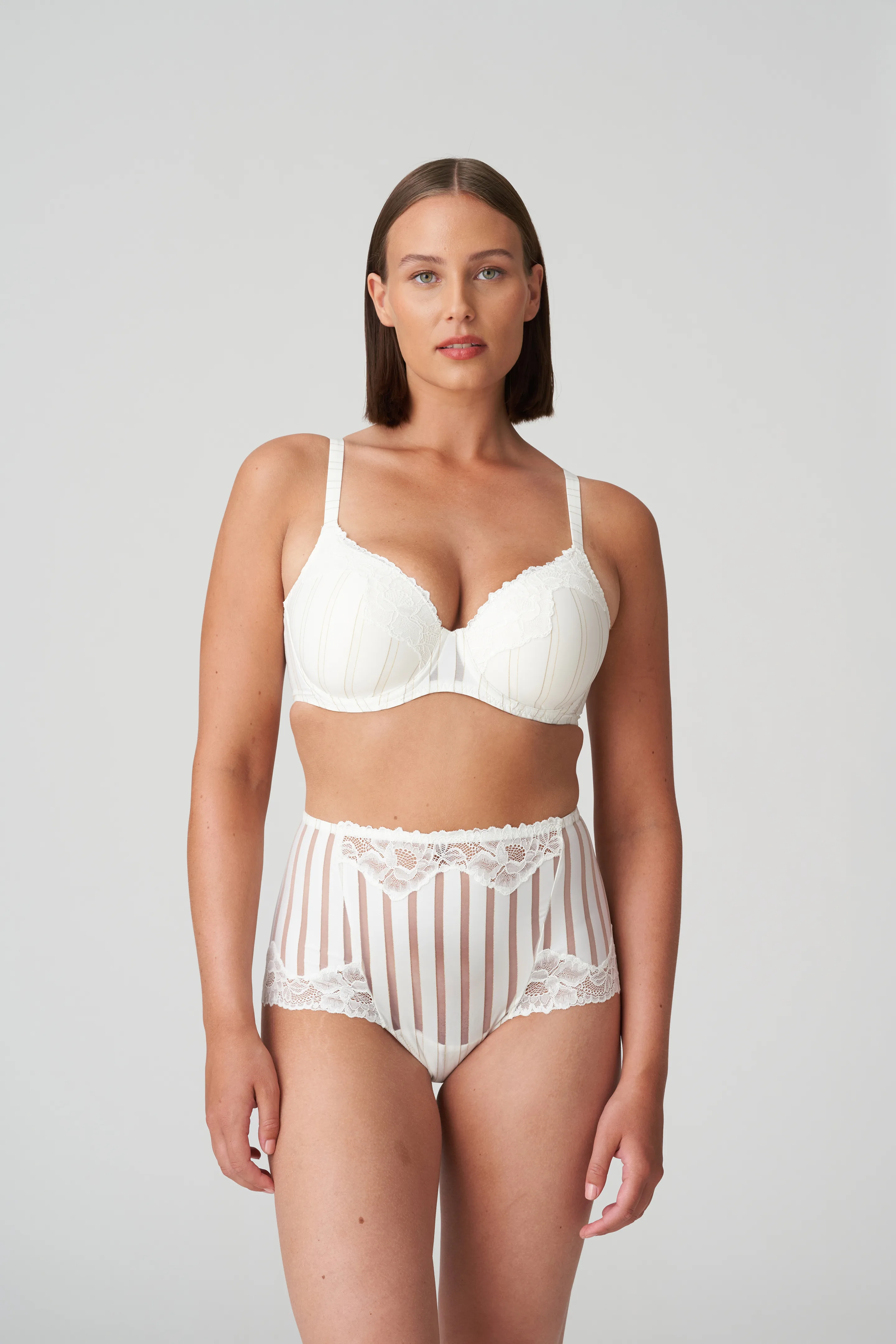 KISSES Plus Size Bra & Panty Set NWT Grey with Delicate Flower