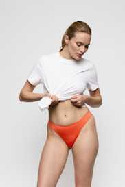 Salesbook image with head | Marie Jo