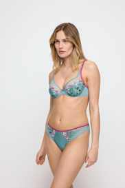 Salesbook image with head | Marie Jo