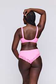 Salesbook image with head | Primadonna