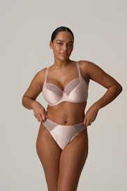 Salesbook image with head | Primadonna