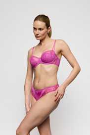 Salesbook image with head | Marie Jo