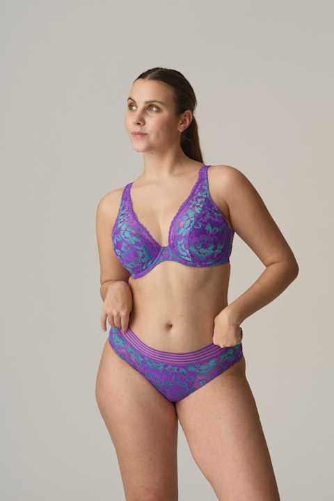 Salesbook image with head | Primadonna