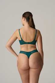 Salesbook image with head | Primadonna