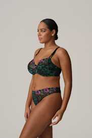 Salesbook image with head | Primadonna