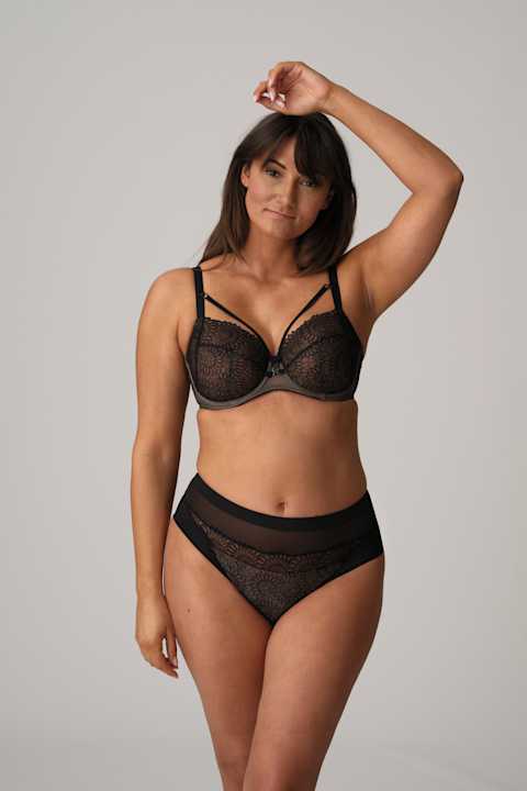 Salesbook image with head | Primadonna