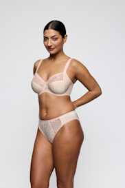 Salesbook image with head | Primadonna