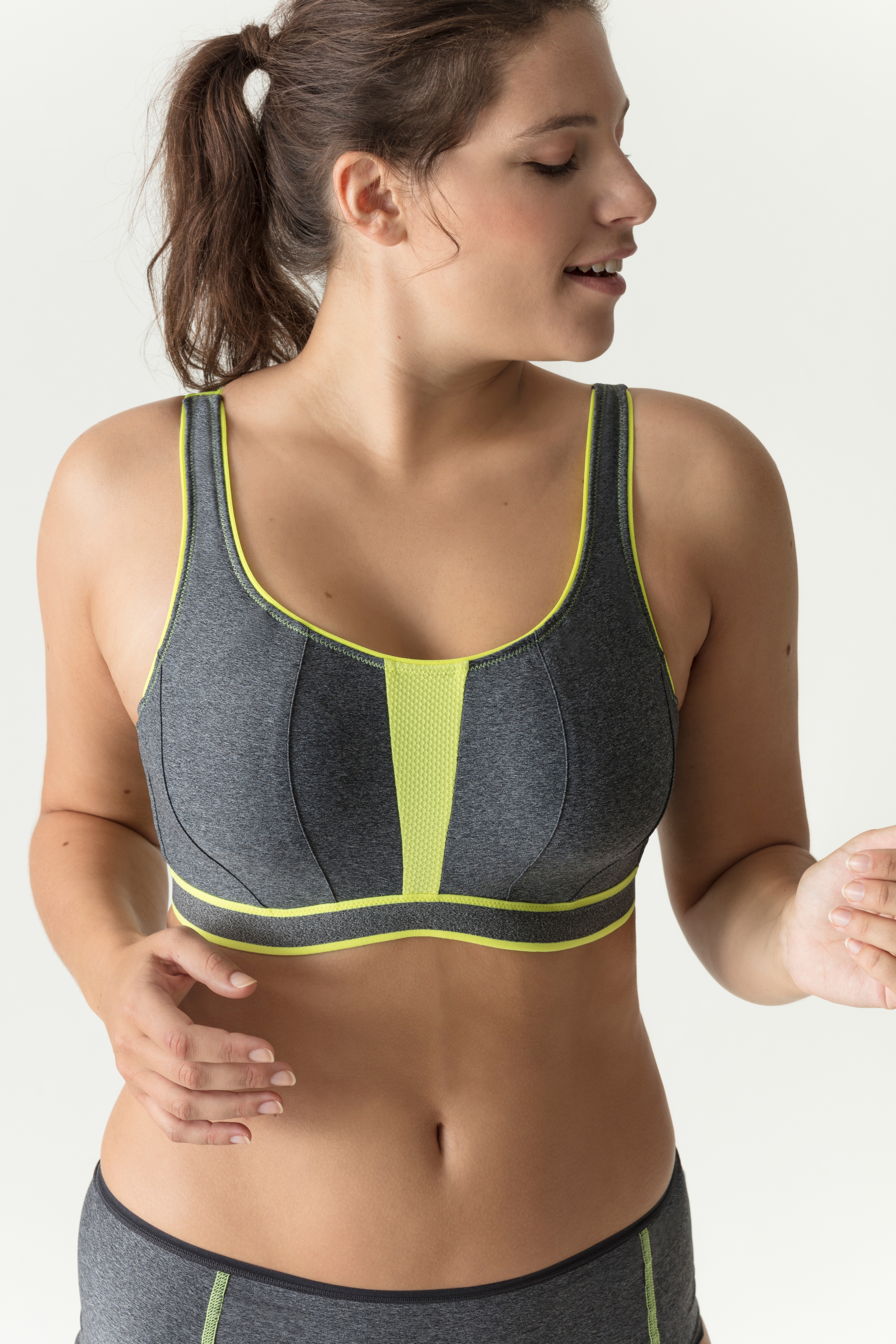 PrimaDonna Sport The Sweater Underwire Padded Sports Bra  (6000116),30D,Cosmic Grey at  Women's Clothing store