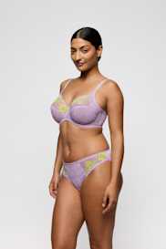 Salesbook image with head | Primadonna