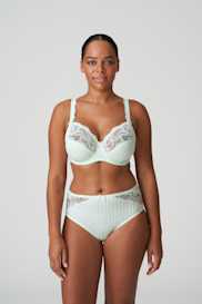 Salesbook image with head | Primadonna