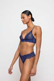 Salesbook image with head | Marie Jo