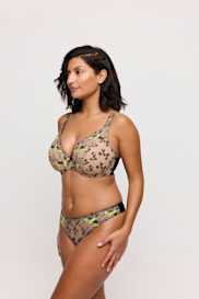 Salesbook image with head | Primadonna