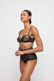 Salesbook image with head | Marie Jo