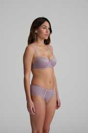 Salesbook image with head | Marie Jo