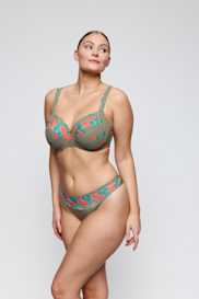 Salesbook image with head | Primadonna