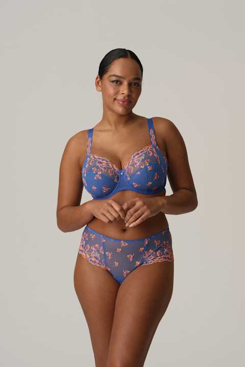 Salesbook image with head | Primadonna