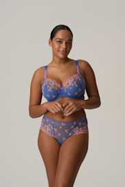 Salesbook image with head | Primadonna