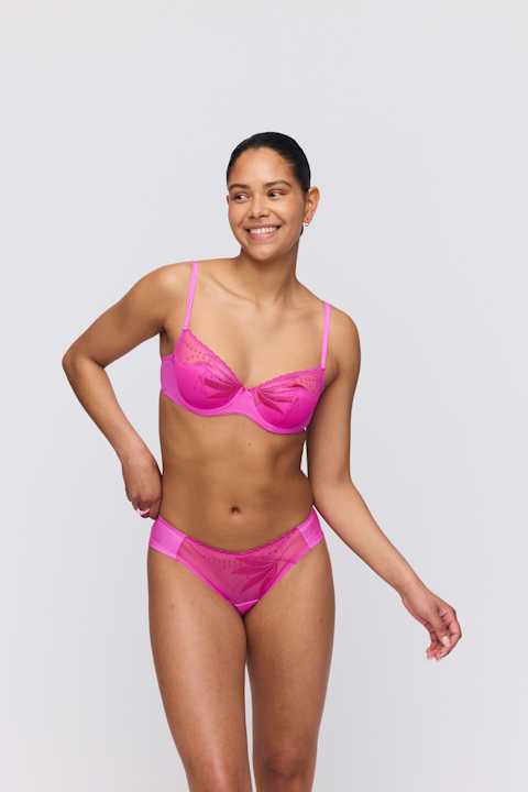 Salesbook image with head | Marie Jo