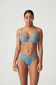 Salesbook image with head | Primadonna