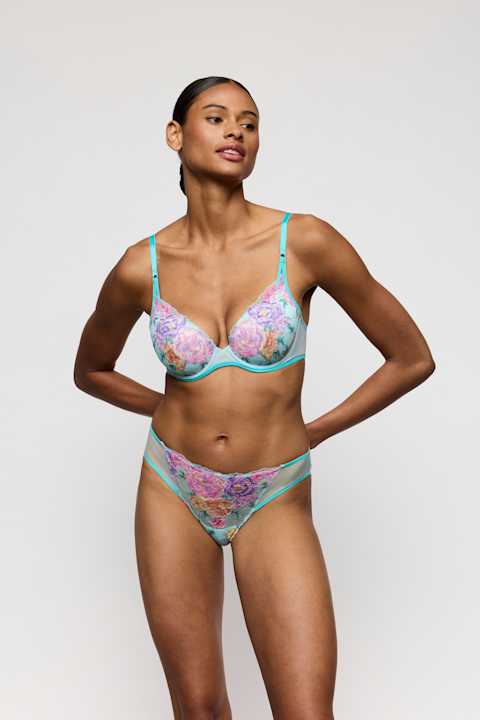 Salesbook image with head | Marie Jo