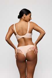 Salesbook image with head | Primadonna