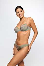 Salesbook image with head | Marie Jo
