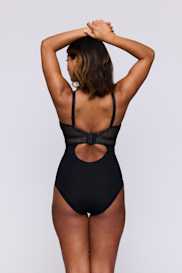 Salesbook image with head | Primadonna