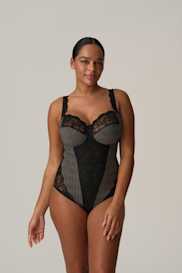 Salesbook image with head | Primadonna