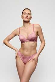 Salesbook image with head | Marie Jo