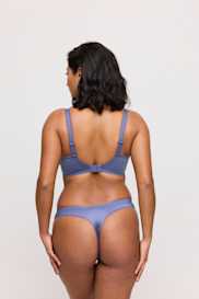 Salesbook image with head | Primadonna