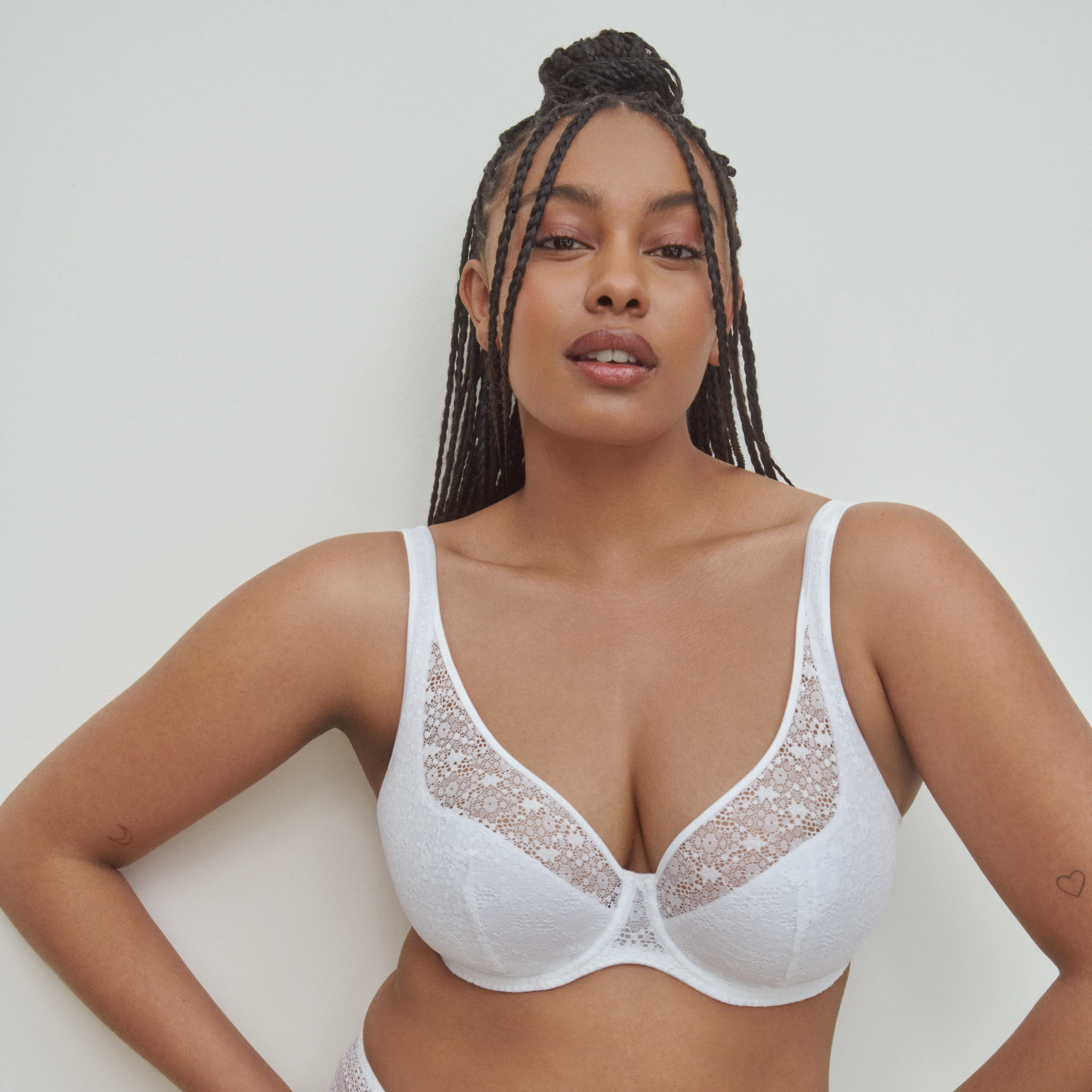 Why is it important to wear the right bra size?