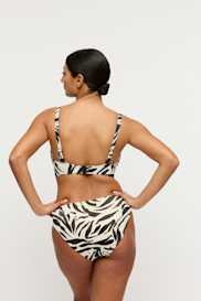 Salesbook image with head | Primadonna