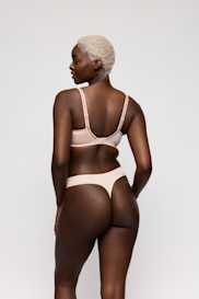 Salesbook image with head | Primadonna