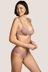 Salesbook image with head | Andres Sarda