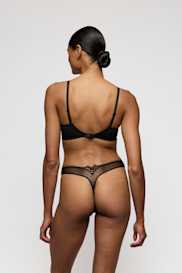 Salesbook image with head | Marie Jo