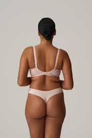 Salesbook image with head | Primadonna