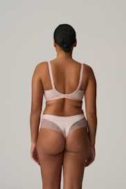 Salesbook image with head | Primadonna