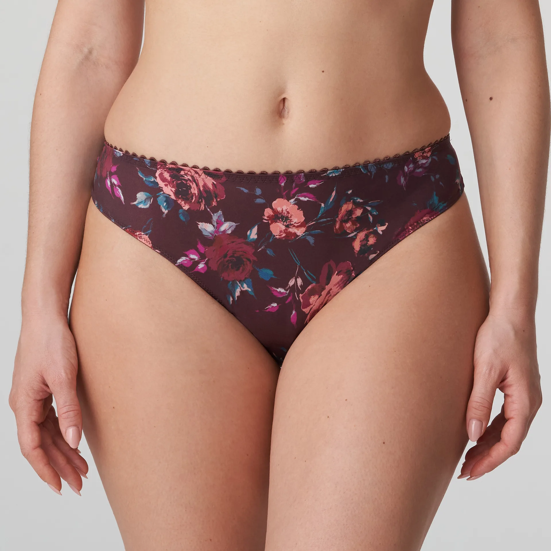 Thong Sevas Prima Donna couleur Aubergine tailles 38 40 42 44 46