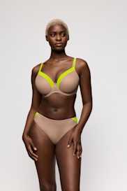 Salesbook image with head | Primadonna