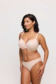 Salesbook image with head | Primadonna