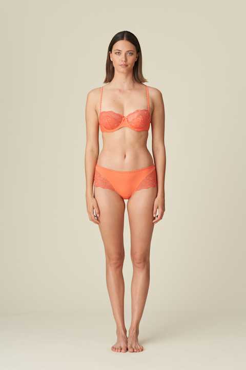 Salesbook image with head | Marie Jo