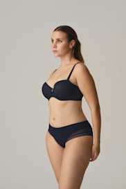 Salesbook image with head | Primadonna