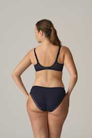 Salesbook image with head | Primadonna