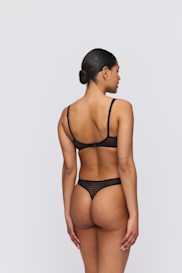 Salesbook image with head | Marie Jo