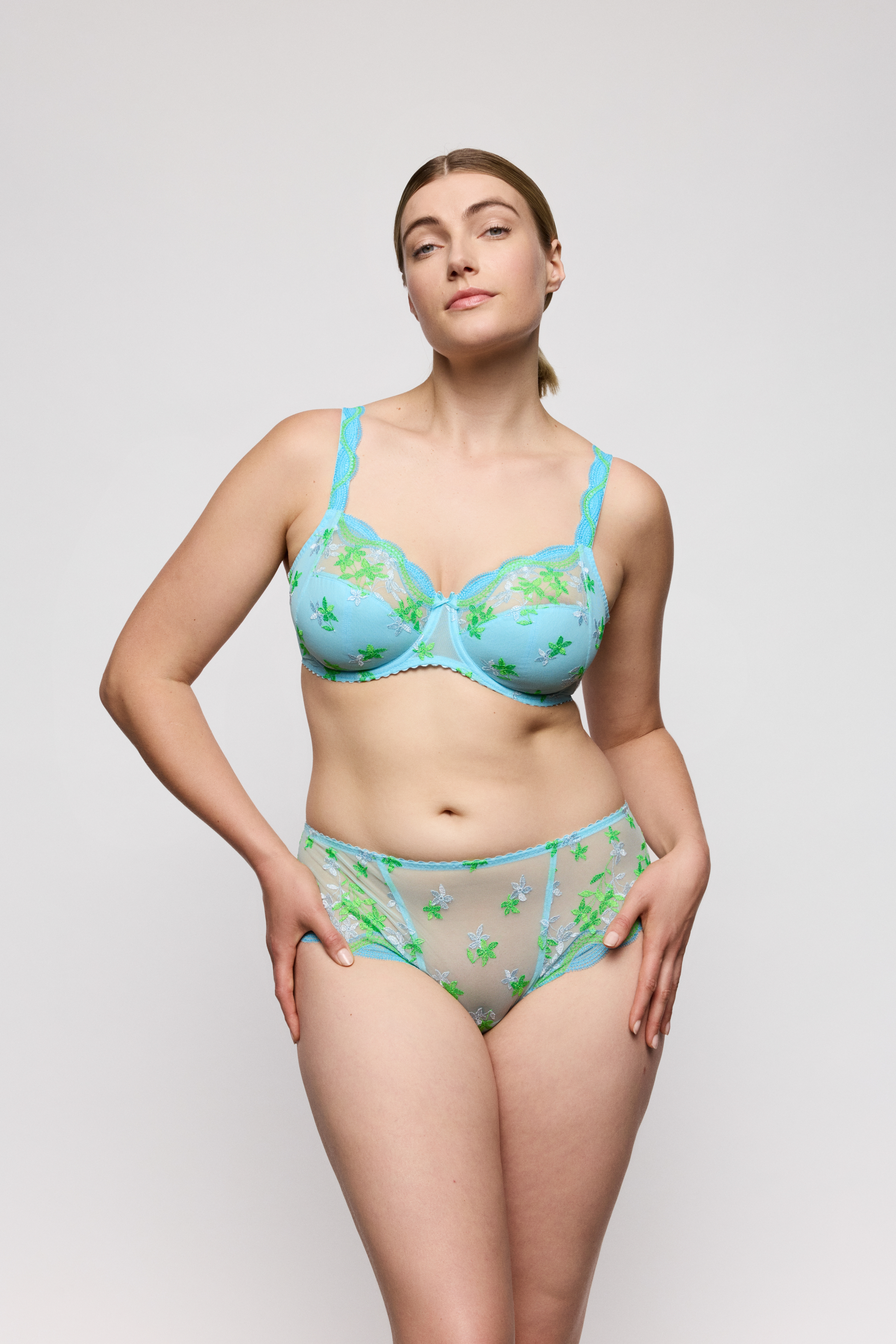 Reggiseno Con Ferretto A Coppa Piena Per Taglie Forti – Stampa Paisley Nera, 3 Ganci, Spalline Regolabili Imbottite, Taglie UK 34-46 Coppe D-J