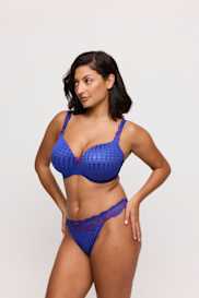 Salesbook image with head | Primadonna