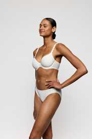 Salesbook image with head | Marie Jo